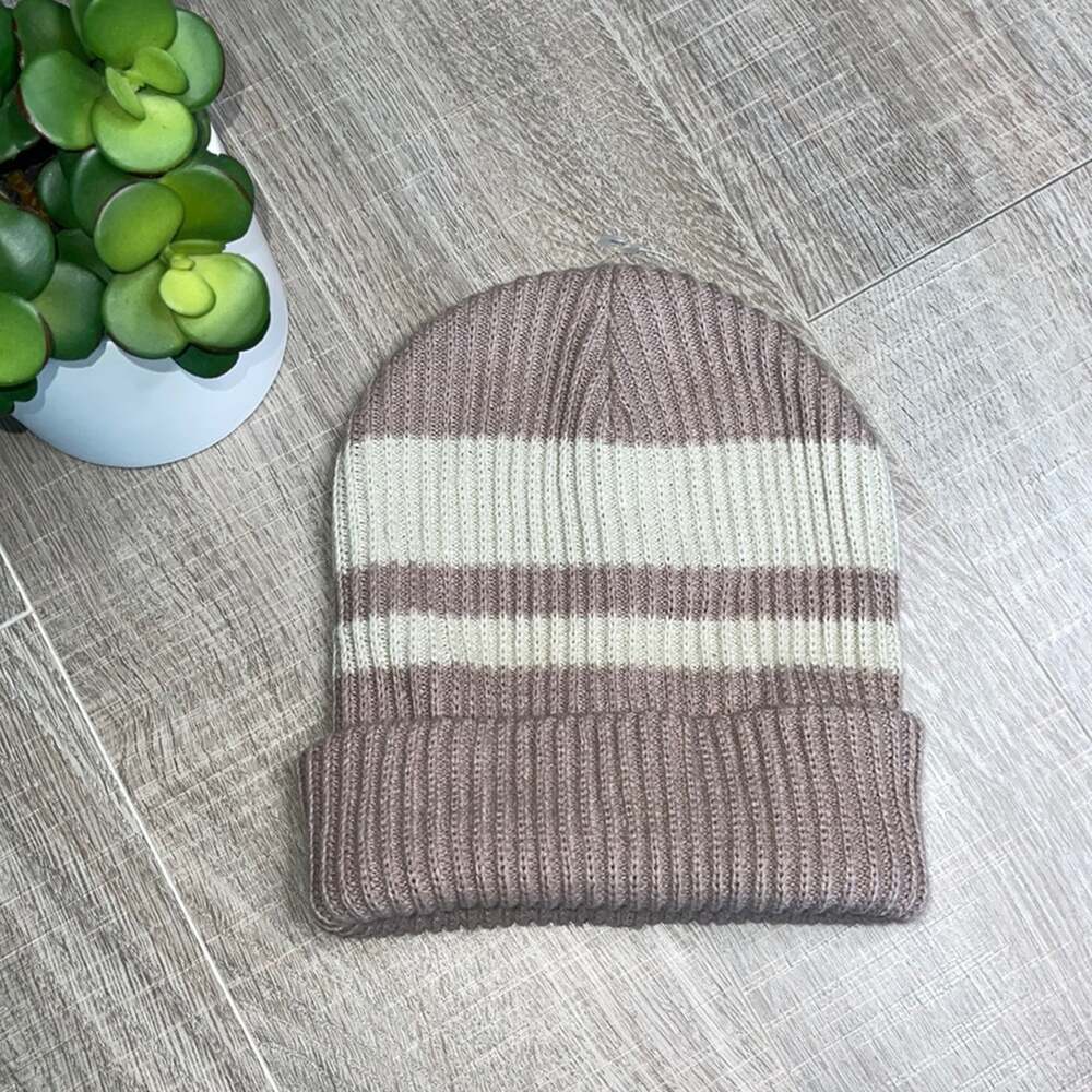 NWT MELROSE AND MARKET Women's Ribbed Knitted Beanie